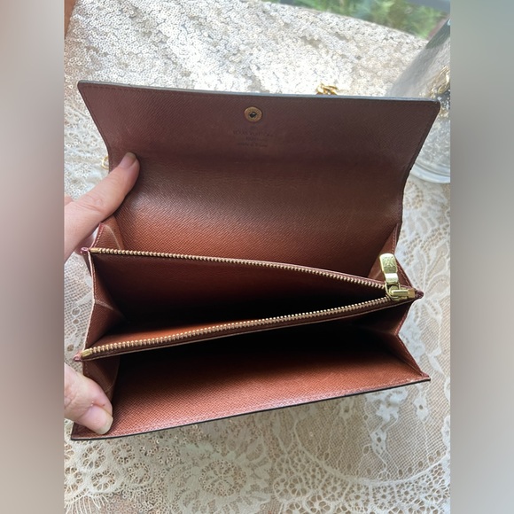 LOUIS VUITTON Monogram Sarah Long Wallet With Included Insert/Crossbody Chain - Picture 9 of 16